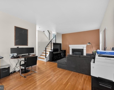 33 Lindley Drive - Photo Thumbnail 5