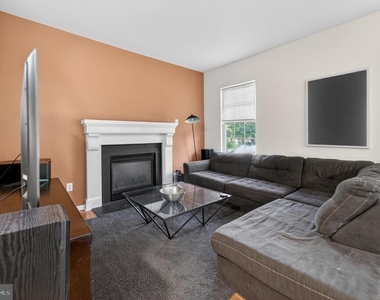 33 Lindley Drive - Photo Thumbnail 4