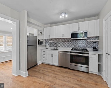 2339 3rd Street Ne - Photo Thumbnail 3