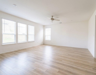 4653 Alfano Loop - Photo Thumbnail 9