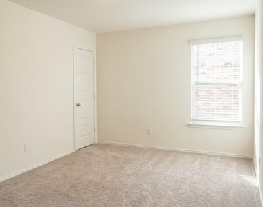 4653 Alfano Loop - Photo Thumbnail 26