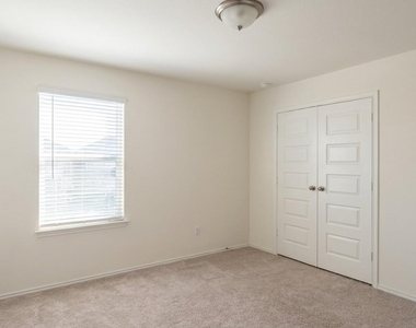 4653 Alfano Loop - Photo Thumbnail 30