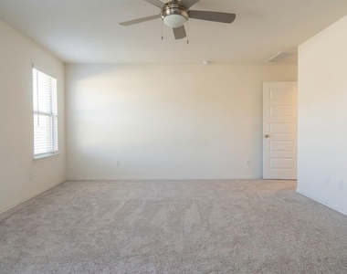 4653 Alfano Loop - Photo Thumbnail 17