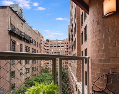631 D Street Nw - Photo Thumbnail 21