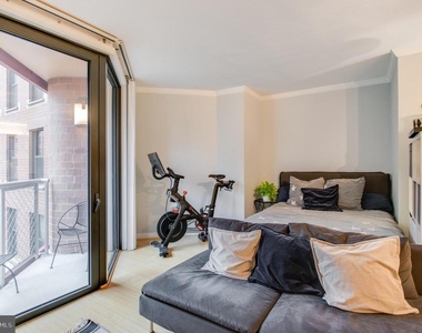 631 D Street Nw - Photo Thumbnail 4