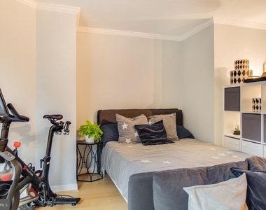 631 D Street Nw - Photo Thumbnail 3