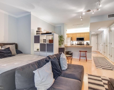 631 D Street Nw - Photo Thumbnail 2