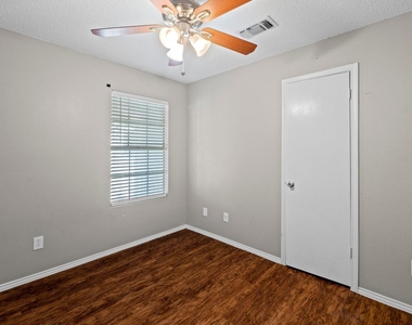 4208 Duval Rd - Photo Thumbnail 18