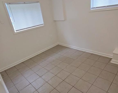 407 Lebaum Street Se - Photo Thumbnail 2