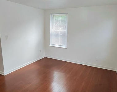 407 Lebaum Street Se - Photo Thumbnail 1