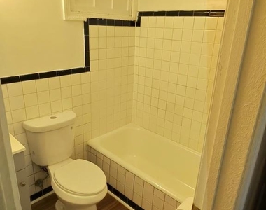 407 Lebaum Street Se - Photo Thumbnail 4