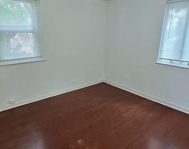 407 Lebaum Street Se - Photo Thumbnail 2
