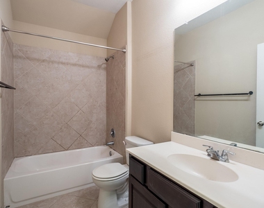 9509 Sydney Marilyn Ln - Photo Thumbnail 5