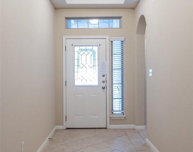 9509 Sydney Marilyn Ln - Photo Thumbnail 7