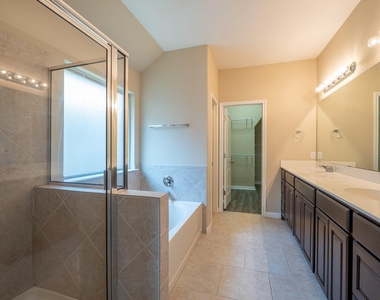 9509 Sydney Marilyn Ln - Photo Thumbnail 17