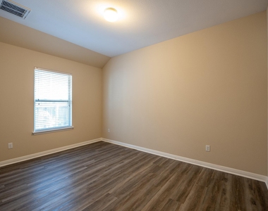 9509 Sydney Marilyn Ln - Photo Thumbnail 8
