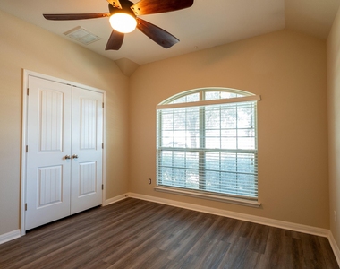 9509 Sydney Marilyn Ln - Photo Thumbnail 4