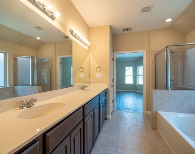 9509 Sydney Marilyn Ln - Photo Thumbnail 19