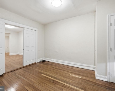711 Harvard Street Nw - Photo Thumbnail 2