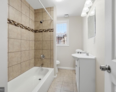 711 Harvard Street Nw - Photo Thumbnail 8