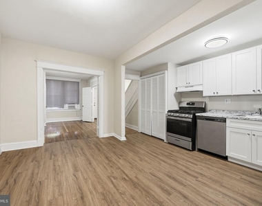 711 Harvard Street Nw - Photo Thumbnail 5