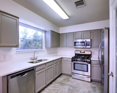 8800 Peppergrass Cv - Photo Thumbnail 15