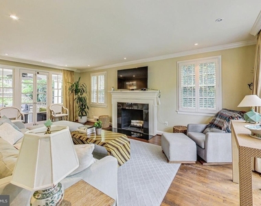 4831 Calvert Street Nw - Photo Thumbnail 8