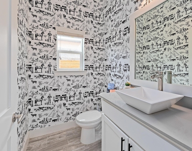 7600 Carver Ave - Photo Thumbnail 23