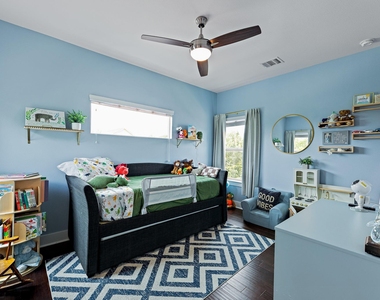 7600 Carver Ave - Photo Thumbnail 26