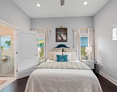 7600 Carver Ave - Photo Thumbnail 15