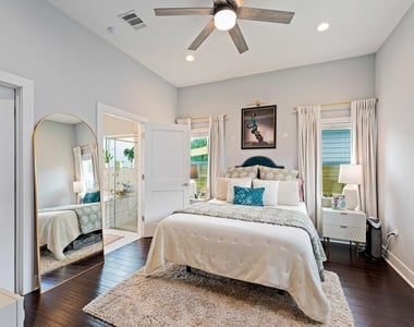 7600 Carver Ave - Photo Thumbnail 14