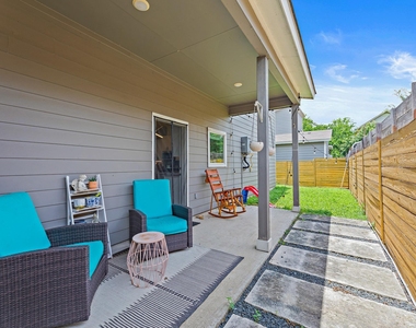 7600 Carver Ave - Photo Thumbnail 30