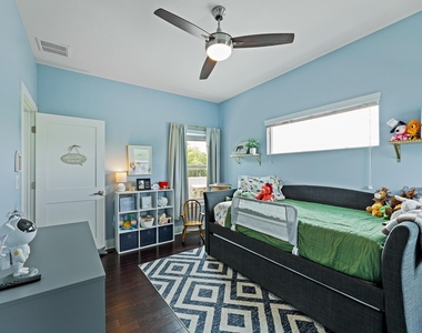 7600 Carver Ave - Photo Thumbnail 27