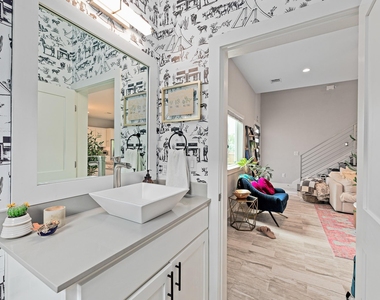 7600 Carver Ave - Photo Thumbnail 24