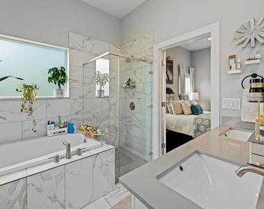 7600 Carver Ave - Photo Thumbnail 20
