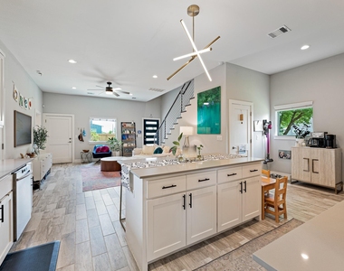 7600 Carver Ave - Photo Thumbnail 13