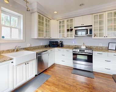 1214 U Street Se - Photo Thumbnail 8