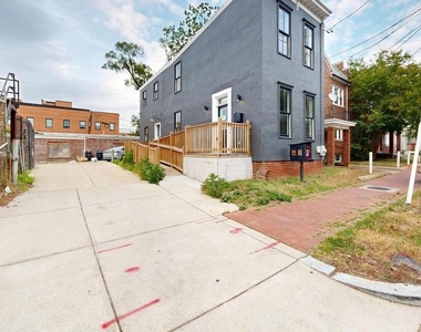 1214 U Street Se - Photo Thumbnail 5