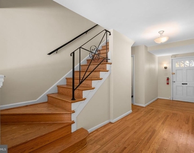 3638 Alton Place Nw - Photo Thumbnail 1