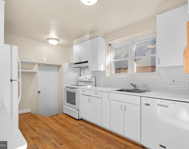 3638 Alton Place Nw - Photo Thumbnail 8