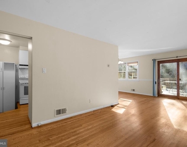 3638 Alton Place Nw - Photo Thumbnail 4