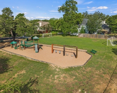 7016 Bending Oak Rd - Photo Thumbnail 38
