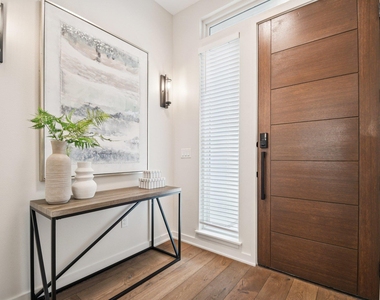 2518 Watkins Way - Photo Thumbnail 3
