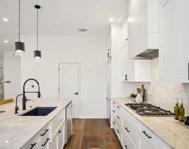 2518 Watkins Way - Photo Thumbnail 9