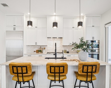 2518 Watkins Way - Photo Thumbnail 10