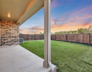 2244 Alamar Walk - Photo Thumbnail 16