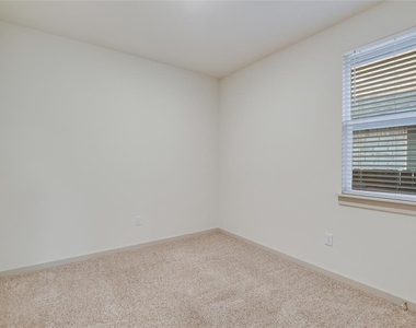 2244 Alamar Walk - Photo Thumbnail 15