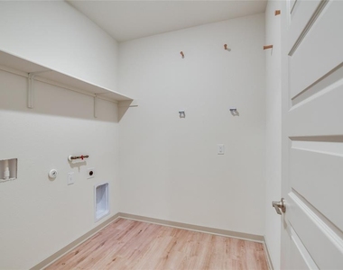 2244 Alamar Walk - Photo Thumbnail 11