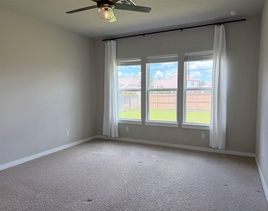 150 Patrick Herndon Dr - Photo Thumbnail 10