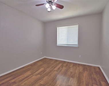 807 Wild Petunia Way - Photo Thumbnail 13